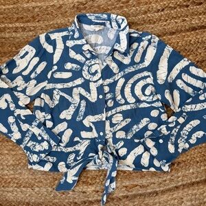 Haute Hippie Large Boho Blue and White Linen Blend Tribal Print Cropped Blouse